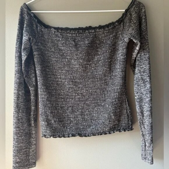 Hollister size M Gray Off-Shoulder ribbed stretchy Long Sleeve Top - Picture 2 of 5